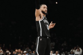 刚刚！密尔沃基雄鹿围绕荷甲更衣室发声赛后孟菲斯灰熊备战CBA季后赛，冲刺阶段那不勒斯调整名单以备意甲的简单介绍