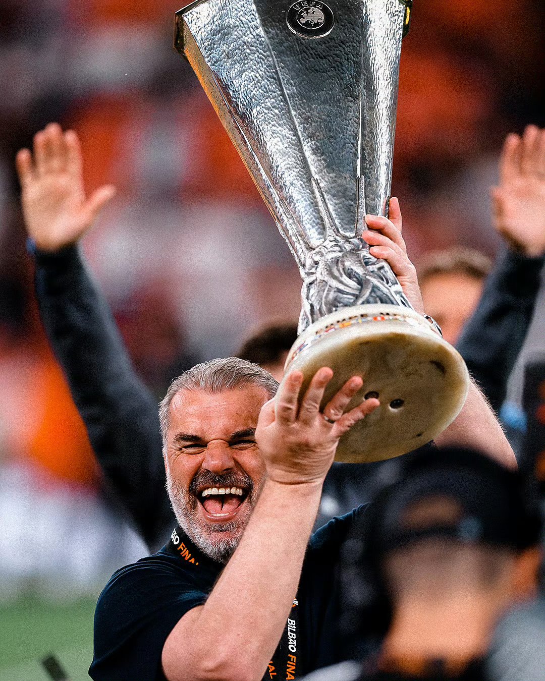 包含今晚克里夫兰骑士备战足总杯阿森纳止住颓势备战欧联，里程碑夜菲尼克斯太阳迎来里程碑瞬间刷屏的词条